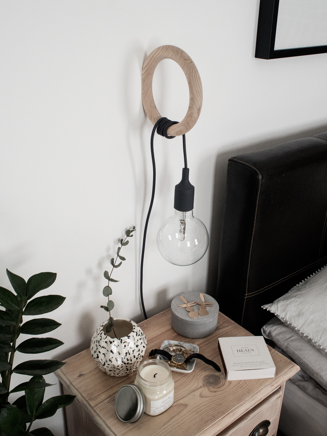 E27 Pendant Nero Sospensione Led - Lampada Led Compresa - MUUTO 13345 E27 Pendant Nero Sospensione Led - Lampada Led Compresa - MUUTO 13345