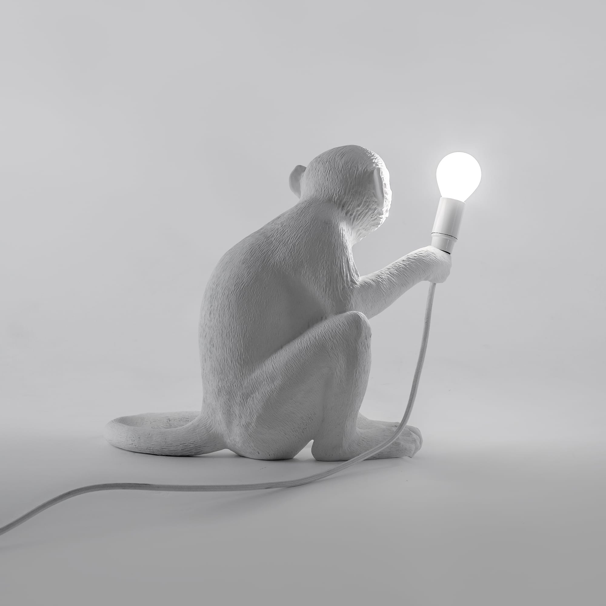 Monkey Seduto Lampada Tavolo Bianca - SELETTI 14882 Monkey Seduto Lampada Tavolo Bianca - SELETTI 14882